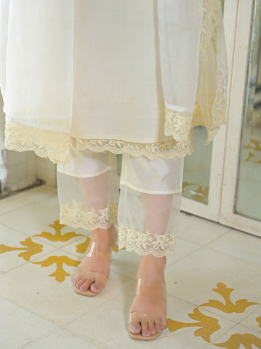 Cream Chanderi Silk Kurta Pant Set with Organza Dupatta