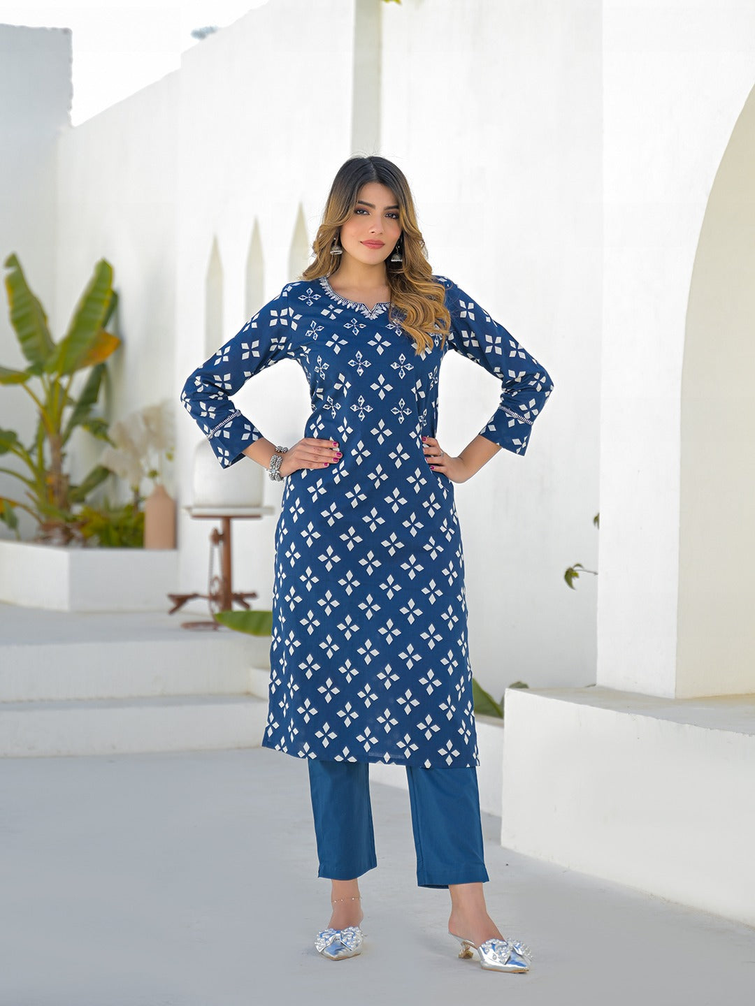 Blue Round Neck Straight Kurta Pant Set with Dupatta