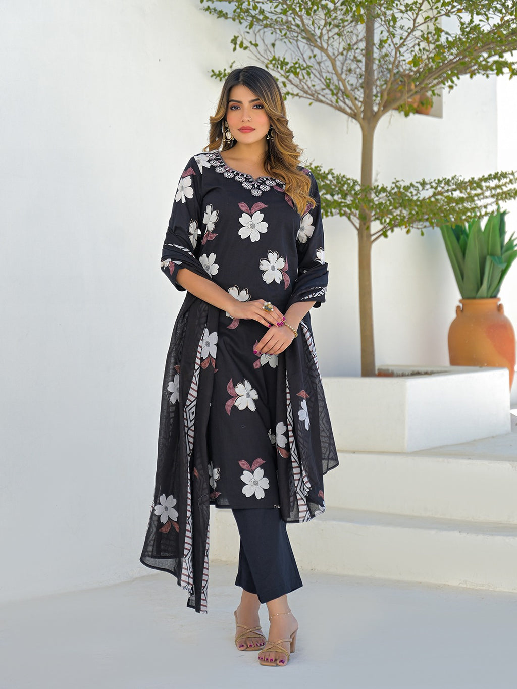 Black Round Neck Straight Kurta Pant Set with Dupatta