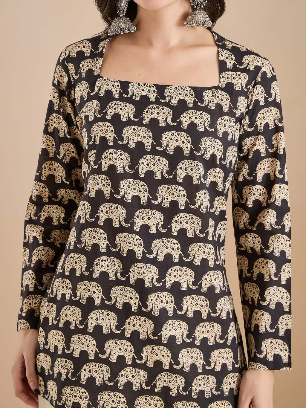 Women Quirky Print Pure Cotton Black Square Neck Top