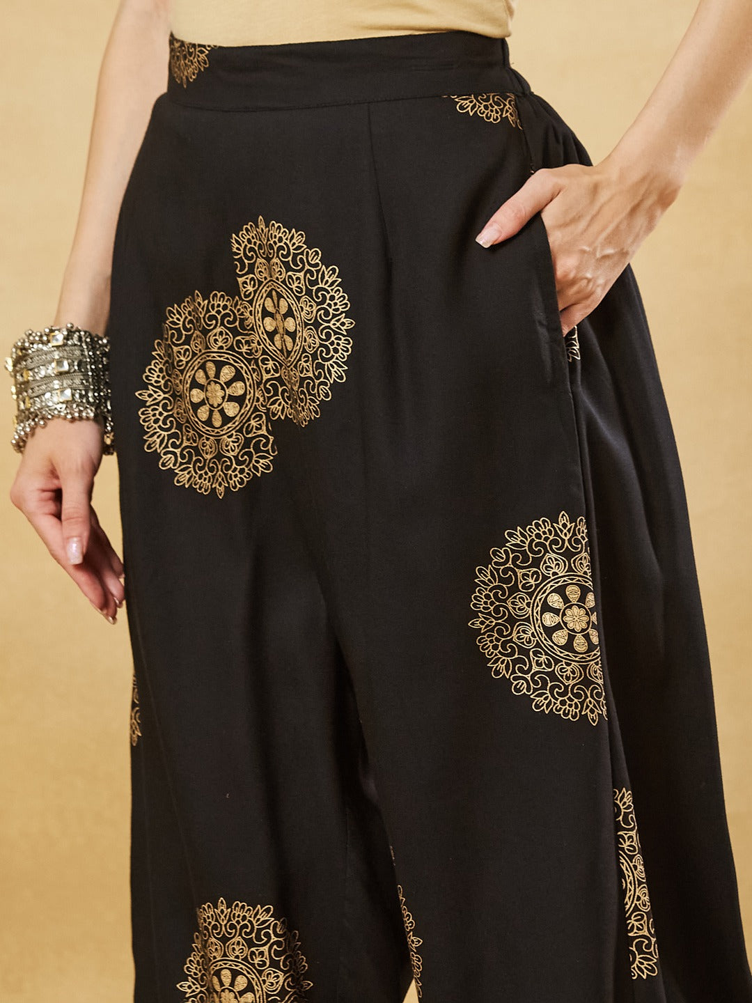 Women’s Black Foil Print Viscose Rayon Kurta Set