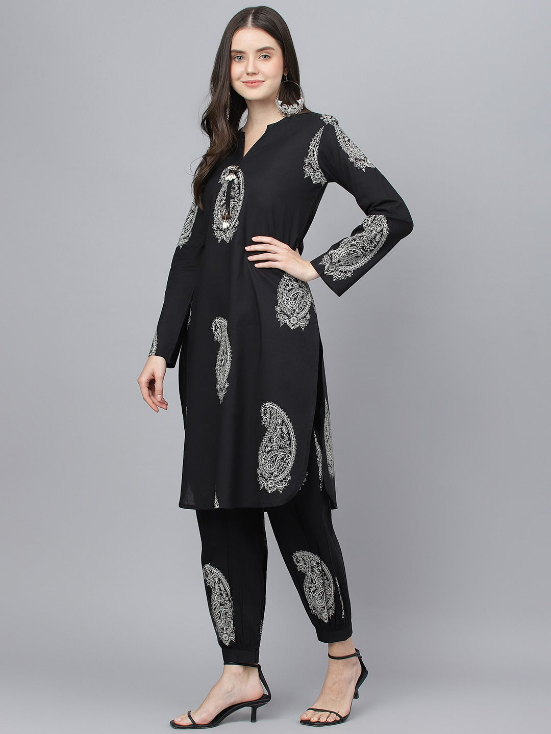 Women’s Black Straight Kurta with Curve Hem Pant Set