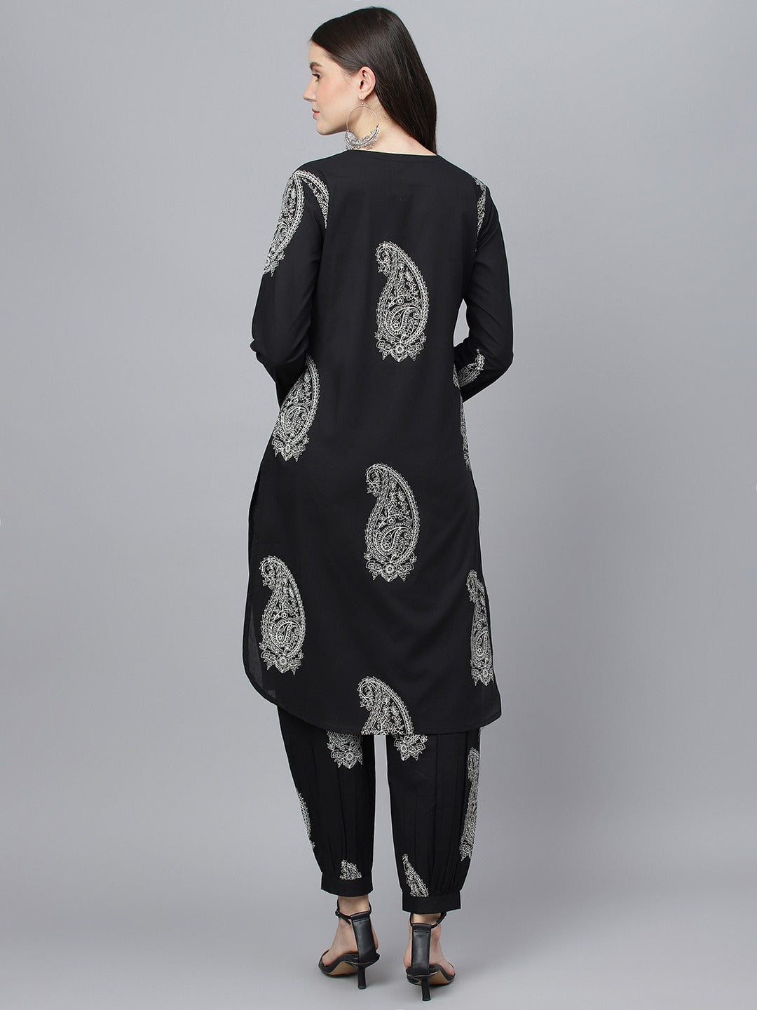 Women’s Black Straight Kurta with Curve Hem Pant Set