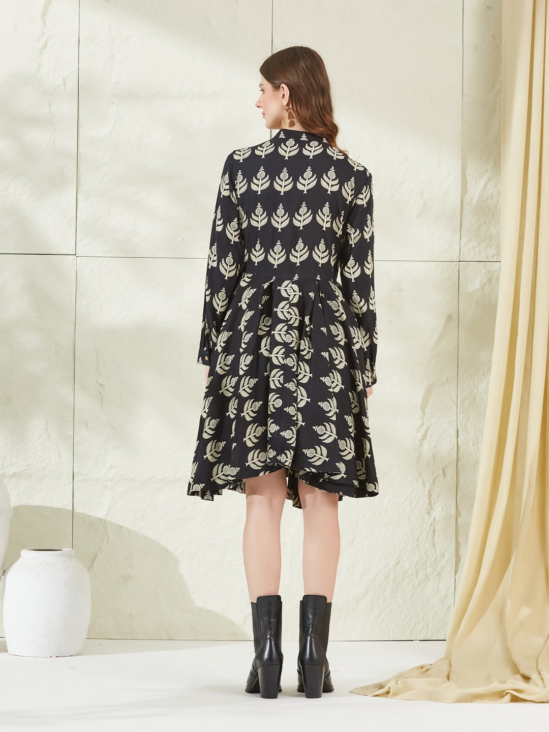 Women’s Black Viscose Rayon Boat Neck Knee-Length Dress
